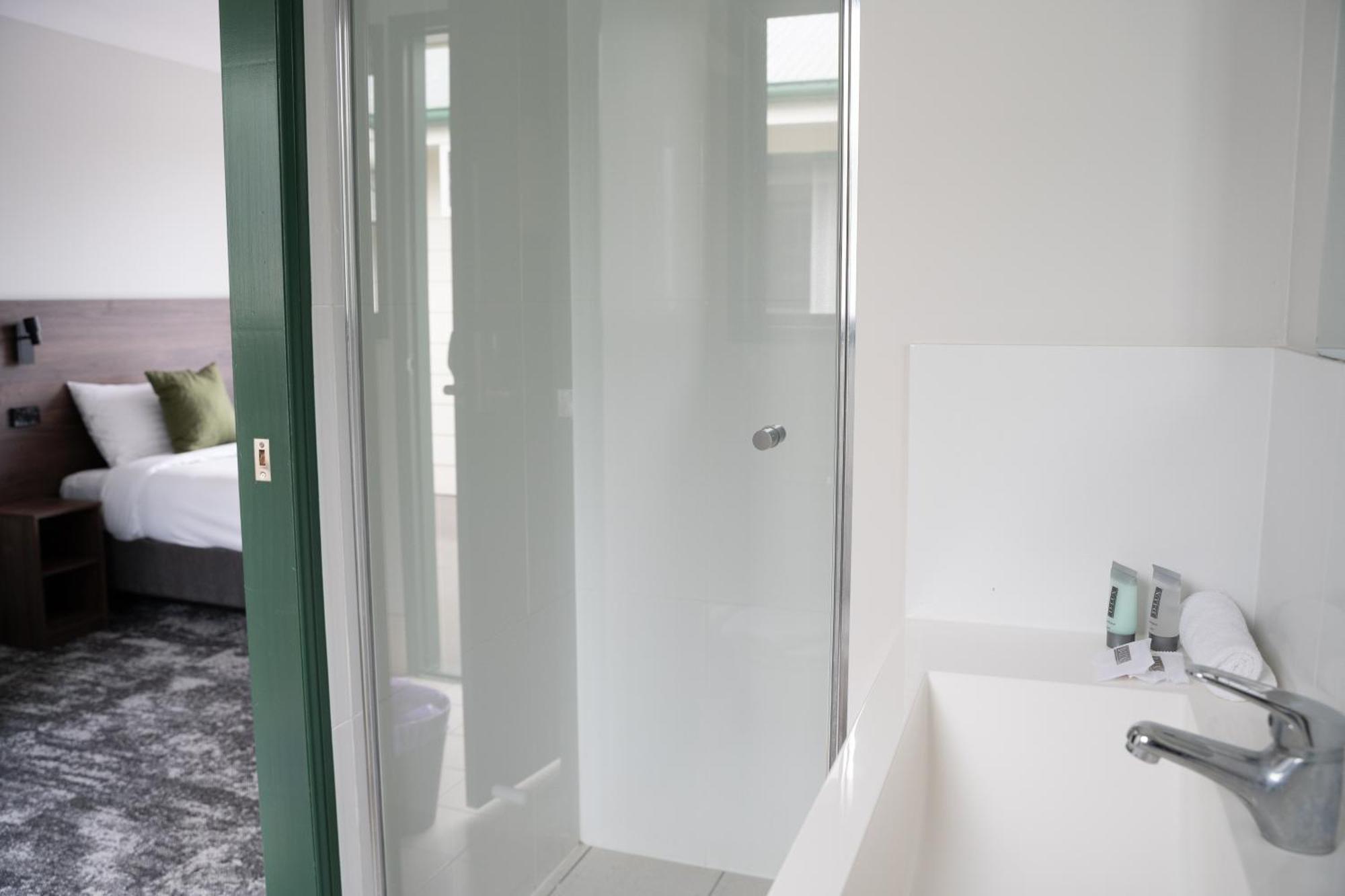 Wallaby Hotel Mudgeeraba Buitenkant foto